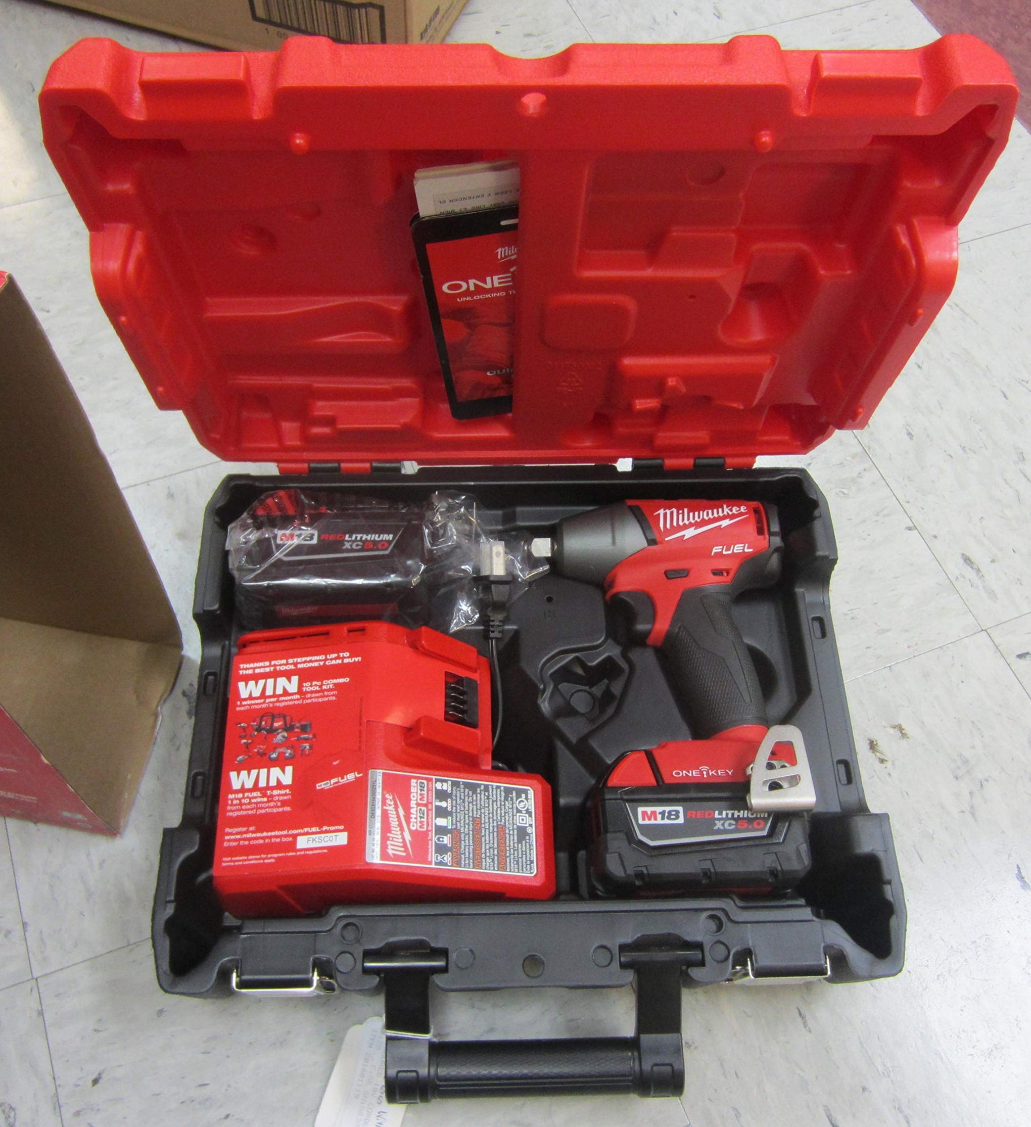 MILWAUKEE 2759B-22 M18 Fuel 1/2 In. Compact Impact Wrench w/ Ring Kit